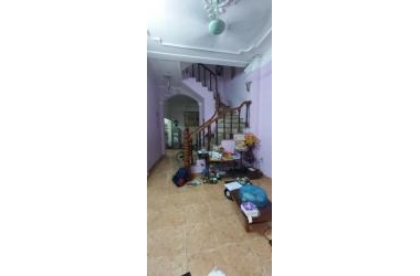 NHỎ 3 SIÊU HIẾM - GẦN PHỐ - GẦN BỆNH VIỆN - GẦN CHỢ - Diện tích 34m2 – Mặt tiền 3,7m – 3 tầng – 2,8 tỷ