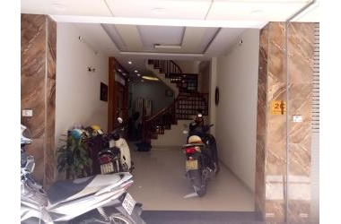 NHÀ ĐẸP NHƯ HOA - ĐƯỜNG BẰNG RỘNG NHƯ XA LỘ Ô TÔ ĐỖ CỬA - Ô TÔ VÀO NHÀ. Diện tích 41m2 – Mặt tiền 3,4m – 5 tầng – 5,95 tỷ