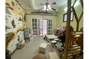 LÔ GÓC, Ô TÔ ĐỖ CỬA, TẶNG LẠI TOÀN BỘ NỘI THẤT XỊN SÒ, CHỈ VIỆC XÁCH VALI VỀ Ở