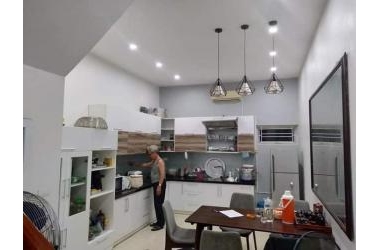 NHÀ BA MẶT THOÁNG VĨNH VIỄN, Ô TÔ 4 CHỖ LÙI TẬN CỬA, NHÀ CÁCH PHỐ 20 M, GẦN BỆNH VIỆN GẦN CHỢ.