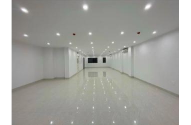 VĂN PHÒNG QUẬN CẦU GIẤY CẦN CHO THUÊ: 150M, THÔNG SÀN, NHÀ MỚI ĐẸP, GIÁ 22TR BAO DỊCH VỤ.