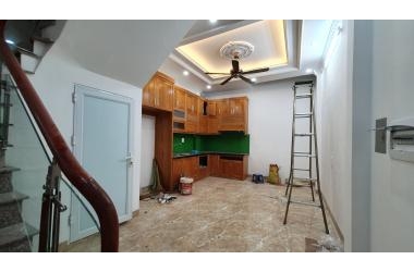 Bán nhà 5 tầng dân xây, nhà làm ăn phát chuyển sang ở liền kề. Diện tích 33m2