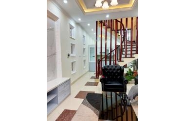 BÁN NHÀ ĐẸP PHÂN LÔ VUÔNG HÀM NGHI , Ô TÔ , Ở NGAY 45M , 6 TẦNG , THANG MÁY
