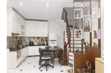 Bán nhà Vũ Trọng Phụng,Thanh Xuân 40m 4T 4.25 tỷ, oto đỗ cửa,lô góc