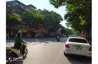 Bán nhà 2 mặt tiền Trần Đại Nghĩa, gần cổng trường Kinh Tế Quốc Dân diện tích 120m2.