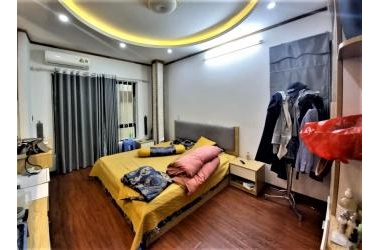 Cần bán nhà Phân Lô ô tô tránh ngõ 147 phố Tân Mai 40 m 4 tầng 2.4 tỷ
