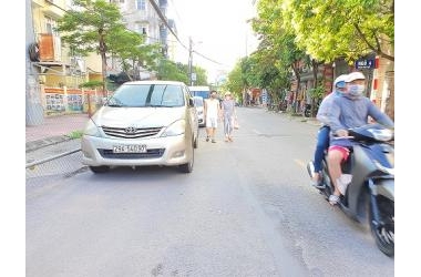 Bán rất gấp 97m2, 4 tầng, mt: 6.3m, 11.5 tỷ, Phan Đình Giót, Thanh Xuân, Hà Nội.