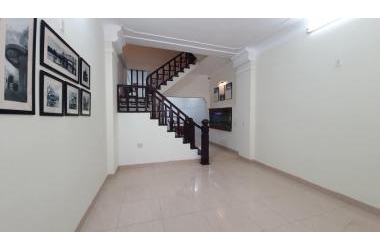 Chỉ có 5.2 tỷ 52m2, 4 tầng, mt: 4.3m, Man Bồi, Quang Trung, Hà Đông, Hà Nội.
