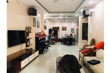 Bán nhà mặt phố Vọng-DT 60 m2 x 4 tầng.MT 4,5m.MẶT PHỐ-VỊ TRÍ ĐẸP-VỈA HÈ RỘNG-NHÀ MỚI.