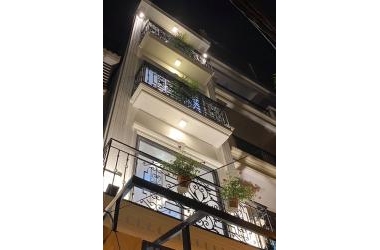 Bán nhà Ngõ Quỳnh-DT 40 m2 x 5 tầng.MT 4m.NHÀ MỚI TINH-GẦN PHỐ-TRƯỚC NHÀ RỘNG,THOÁNG,SẠCH.