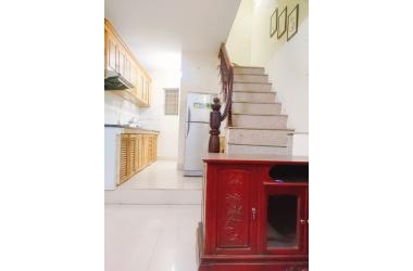 Bán nhà Đình Đông-DT 35 m2 x 3 tầng.MT 3,3m.NỞ HẬU-GẦN PHỐ-SÂN TRƯỚC NHÀ ĐỂ ĐƯỢC 5 XE MÁY.