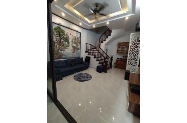 Cần bán nhà 30m2 Trại Cá - HBT giá 3 tỷ 5