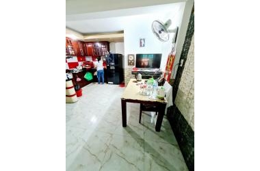 Bán gấp nhà hẻm 766 Cách Mạng Tháng 8, 65m2 Chỉ hơn 8 tỷ. 0932828672.