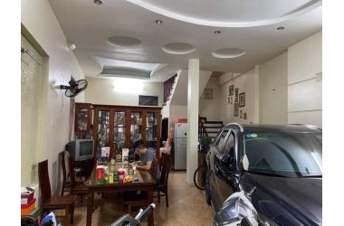 Bán nhà phố Hoàng Cầu DT: 70m2 x 5 tầng, Giá: 15 tỷ