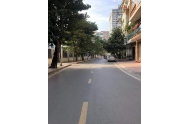 Bán nhà phố Tôn Đức Thắng, Lô góc, vỉa hè, ô tô tránh, DT 74m2, giá 14.3 tỷ