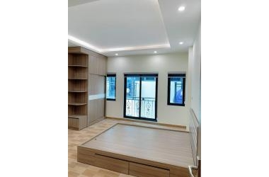Bán nhà Hoàng Quốc Việt 110m2 x 9 tầng x mt 7.5m giá: 23.5 tỷ