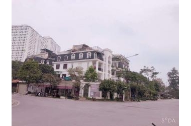 Bán tòa biệt thự lô góc, thang máy Linh Đàm  350m2