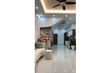 DUY NHẤT! Nhà đẹp ở ngay Lê Trọng Tấn ba bước ra KĐT, 45m2, mặt tiền 4m, giá 2.5 tỷ