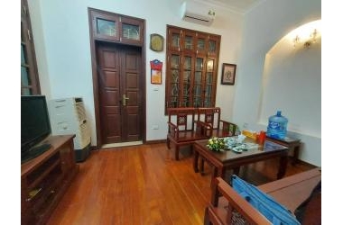 CẦN BÁN GẤP nhà đẹp Yên Lộ, 40m2, 4 tầng, mặt tiền 4m, giá 2.15 tỷ