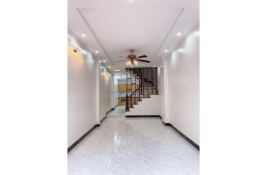 DUY NHẤT! Bán gấp nhà đẹp Quang Lãm, 45m2, nhiều ngủ đủ công năng, mặt tiền 4m, giá 2.15 tỷ