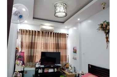 KINH DOANH SẦM UẤT -- Ô TÔ 7 CHỖ ĐỖ CỬA -- NHÀ CỰC ĐẸP -- NỘI THẤT CHÂU ÂU