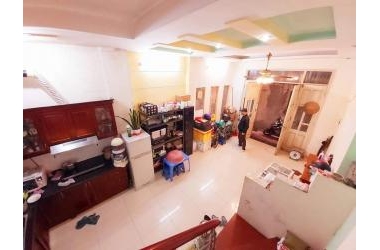 Nhà đẹp Đường Láng - An sinh đỉnh - Ngõ thông rộng - 5 tầng, 4m mặt tiền - Hơn 3 tỷ