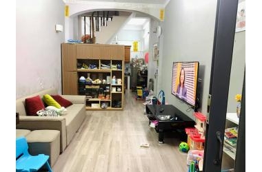 Trung tâm Quận, ngõ thông tứ tung, kinh doanh - Nhà đẹp Đặng Văn Ngữ, 4 tầng - Nhỉnh 4 tỷ
