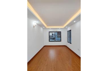 Bán nhà phố  Cầu Giấy , 5 tầng , giá 2.56 tỷ