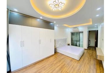 Bán nhà đẹp Dịch Vọng-Cầu Giấy 36m , 5 tầng ,ô tô đỗ cửa.5 tỷ