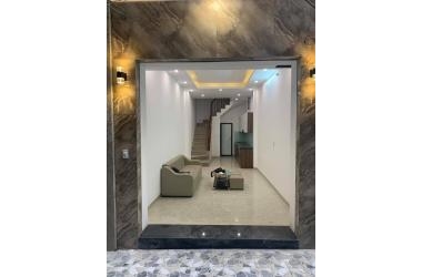 Bán nhà phố Cầu Giấy- Dương Quảng Hàm. 5 tầng ,nhỉnh 3 tỷ