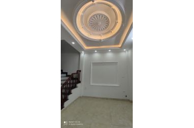 Nhà đẹp Kim Giang,cách ô tô 5 m,34 m,giá 2.6 tỷ