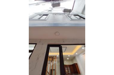 Bán nhà Định Công Thượng , 38 m,5 tầng, giá 3 tỷ.