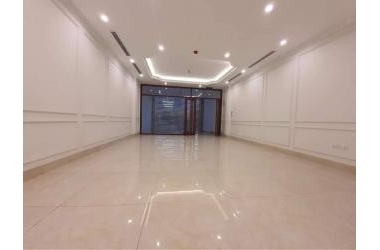 TÒA NHÀ MỚI XÂY MẶT PHỐ TRẦN QUỐC HOÀN 46M2 X 5 TẦNG MT 4M 19 TỶ CẦU GIẤY KINH DOANH SẦM UẤT.