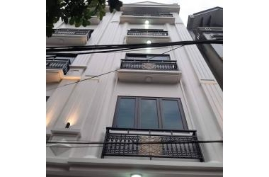 Nhà ngõ 37 phố Dịch Vọng 84m2 x 4 tầng mt 4.3m 6.6 tỷ nhà đẹp diện tích rộng ở luôn.