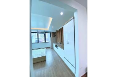 Bán Nhà Kim Mã - Ô tô đỗ cửa - Thang máy - 10 phòng cho thuê - Giá 7,5 tỷ