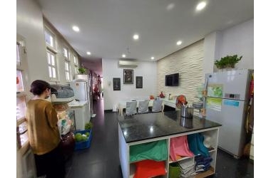 CĂN DUY NHẤT MT NGUYỄN CẢNH CHÂN, P. NGUYỄN CƯ TRINH, Q.1, 7 LẦU, 10 PN, THANG MÁY, NGANG 5.5M GIÁ 42 TỶ.