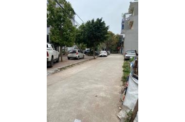 Nhà Ngọc Thụy,LONG BIÊN- 30 m2, 4 tầng, ngõ rộng, ô tô đỗ cửa, 2.6 tỷ