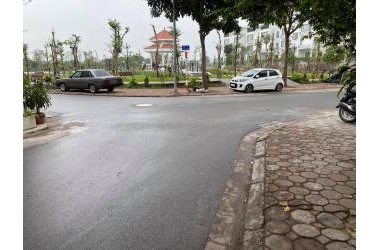 BÁN NHÀ NGỌC THỤY_ VỊ TRÍ TRUNG TÂM_Ô TÔ - 72m2, MT 5.2m, 5.3 tỷ