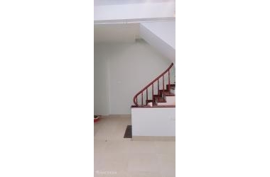 BÁN NHÀ NGỌC THỤY, Ô TÔ ĐỖ - 40m2 x 4 tầng - 3.35 TỶ
