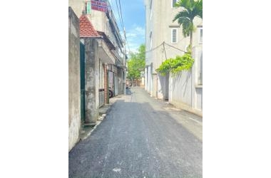 Q.Long Biên - Việt Hưng - ô tô vào - Căn góc nhà 5 tầng x 41m2 - 4.1 tỷ - Vài bước mặt phố
