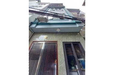 Ngô Gia Tự, Long Biên - Nhà 4 tầng x 31m2 - 2.3 tỷ - ngõ 2.5m đi bộ Vài bước mặt phố