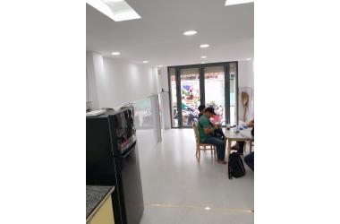 Bán nhà mới Mặt Tiền đường Xóm Chiếu, nhài HĐ thuê 18tr chờ sẵn  tầng 3pn 5,65 tỷ