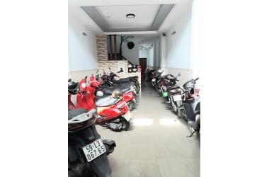 Bán gấp nhà Đoàn Văn Bơ, đang  hợp đồng 50 triệu tháng 5 tầng 13 phòng 82.2m2 9 tỷ
