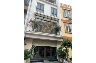 Cần bán gấp nhà mặt phố HAI BÀ TRƯNG: 180mx5tầng, vỉa hè KD tốt, hơn 90 tỷ