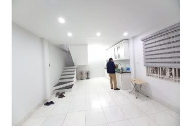 LÔ GÓC 3 MẶT THOÁNG - NGÕ THÔNG, nhà phố Giải Phóng 32m2 nhỉnh 2 tỷ.