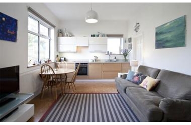 Ô TÔ - KINH DOANH TỐT ngay phố Trương Định, 30M2 nhỉnh 3 tỷ.
