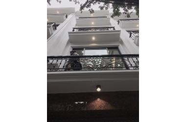 Ô TÔ ĐỖ CỬA - KINH DOANH NGÕ THÔNG phố Hoàng Mai 52M2x5T nhỉnh 4 tỷ.