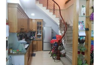 LÔ GÓC - GẦN PHỐ - NHÀ ĐẸP Ở LUÔN, nhà Trương Định 35M2x6T nhỉnh 3 tỷ.