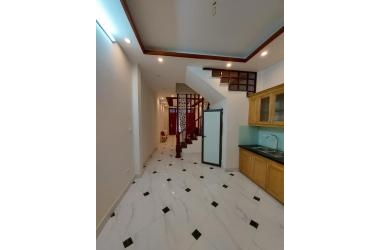Bán nhà tại trung tâm Quận Hai Bà Trưng, 45m2, MaT 3,8m, 5 tầng, 6 phòng ngủ