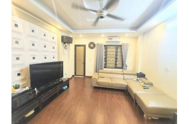 Sót lại căn duy nhất Lĩnh Nam 30m-5 tầng-mặt tiền 4,1m- nhỉnh 3 tỷ xíu